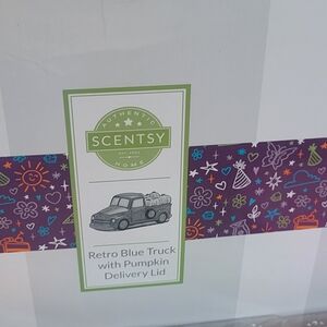 Scentsy Vintage Blue Truck with Pumpkin Topper, New In Box Needs A Bulb.